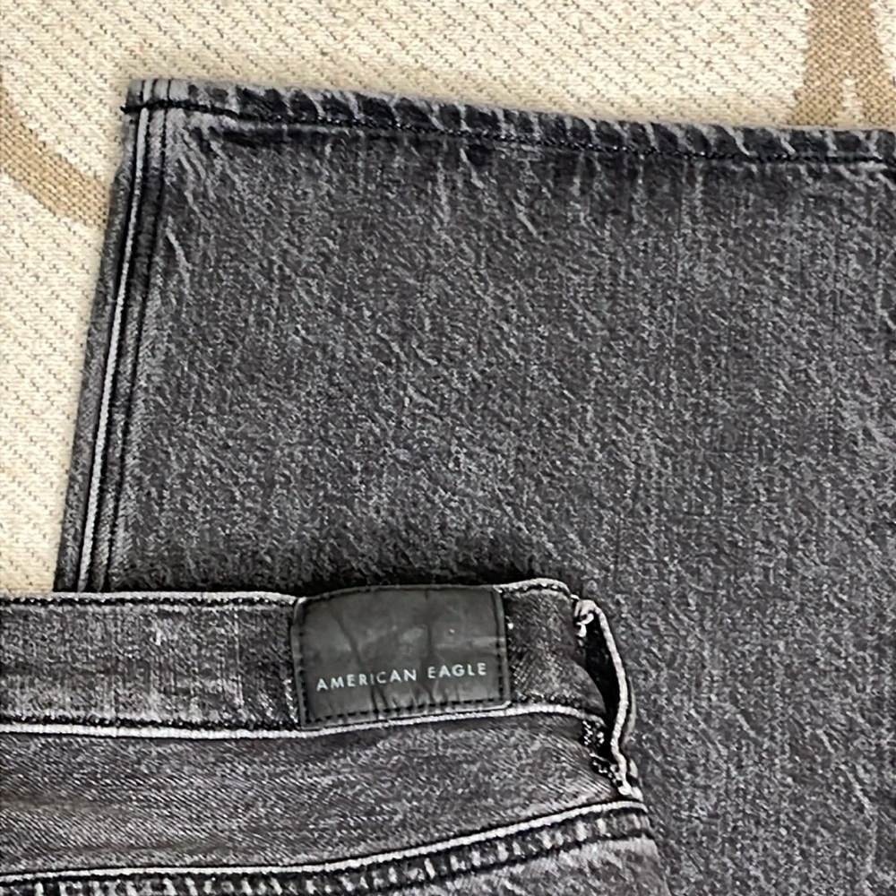 American Eagle Outfitters 90’s bootcut distressed black jeans, 8 short - Picture 12 of 13